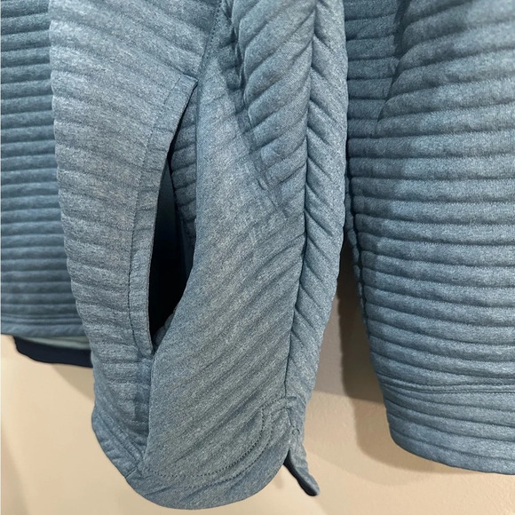 L.L.Bean Women's Blue Sweatshirt. Size Large - Picture 5 of 6